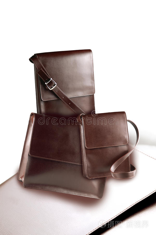 皮革制品 从传统工艺到现代设计的华丽转身